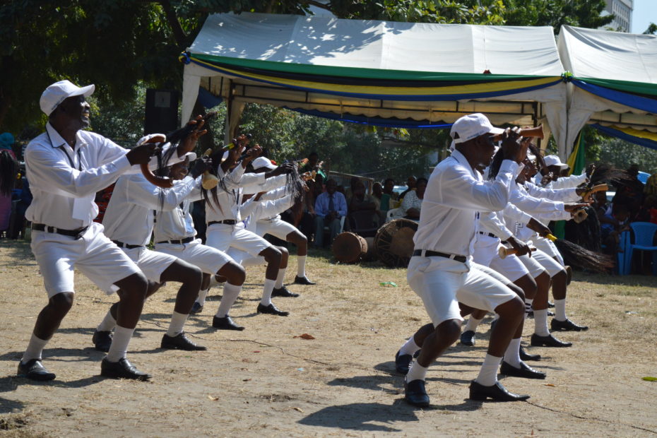 Aline C. Rabelo; Village Museum, Dar es Salaam (Tanzania); Tanzania Cultural Days Festival. Recalling the Kalela Dance, 2016.