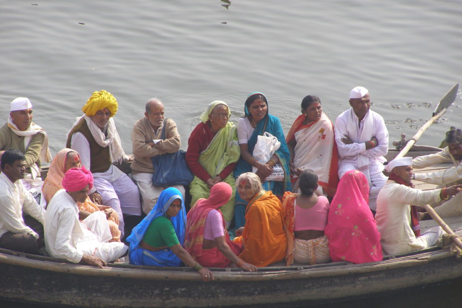 Cecilia Bastos. Passeio de barco em Varanasi, Rio Ganges. Índia, 2008.